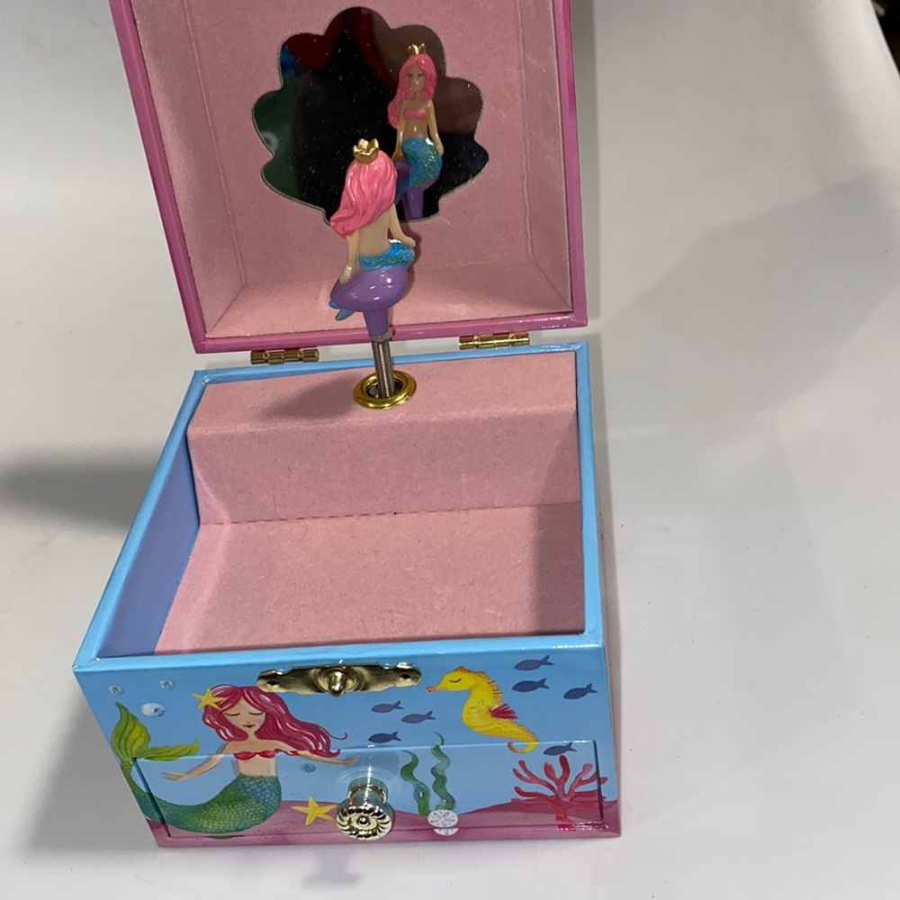Jewelkeeper mermaid pink and blue jewelry/music box
